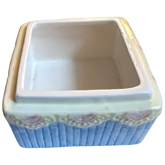 Vintage Ceramic Trinket Box | 3D High Heel Lid | Pastel Vanity, Shoes Theme - Picture 11 of 15